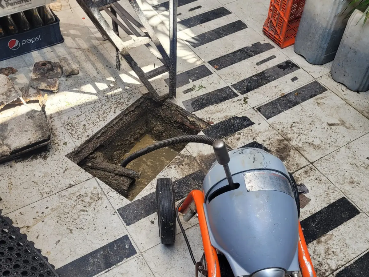Desazolve de drenajes en CDMX